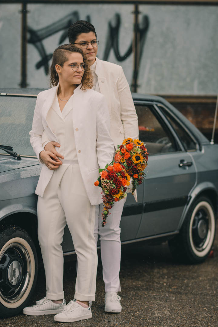 Hochzeitsfoto Filmstil zwei Bräute im Anzug